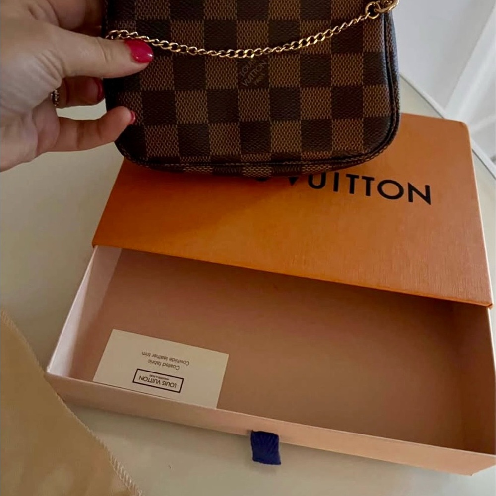 LV mini pochette brand new
Proof of purchase with all the papers - Picture 3 of 6
